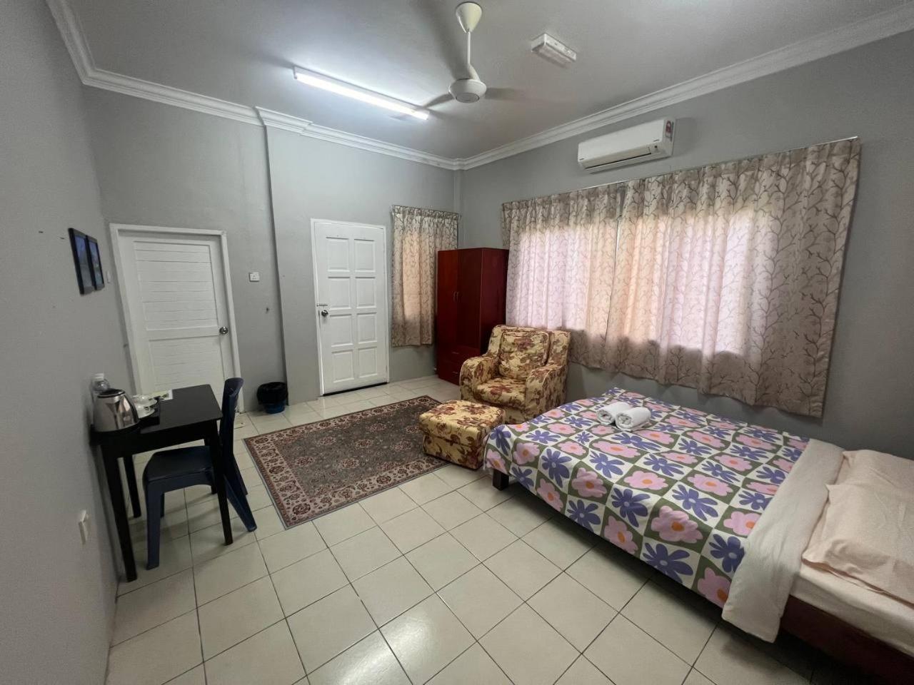 Putra Sentosa Retreat Camp, Sematan Ξενοδοχείο Δωμάτιο φωτογραφία