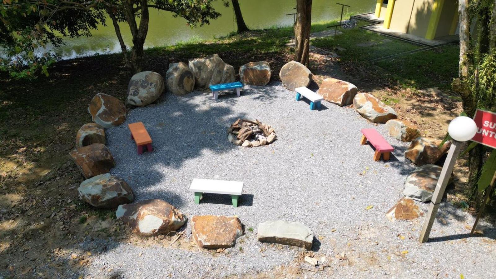 Putra Sentosa Retreat Camp, Sematan Ξενοδοχείο Εξωτερικό φωτογραφία